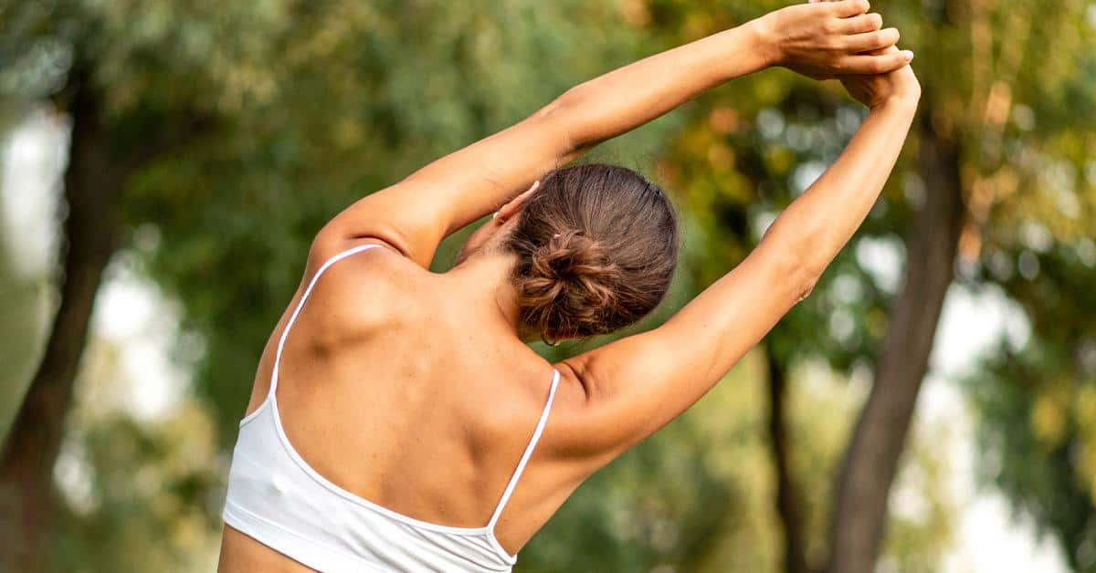 14 Probable Reasons Why You Feel Upper Back Pain